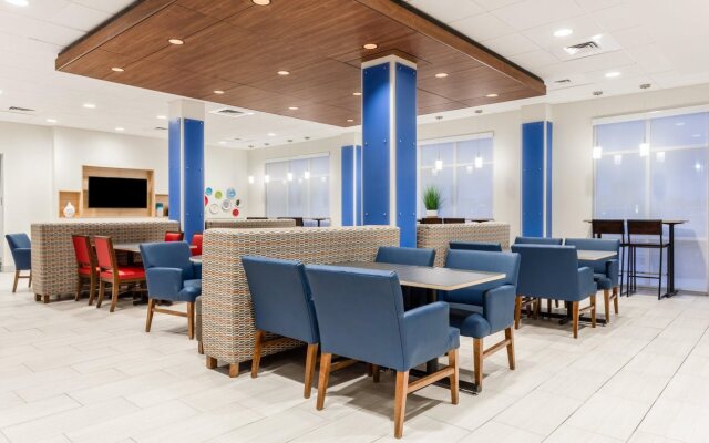 Holiday Inn Express & Suites Ottawa by IHG
