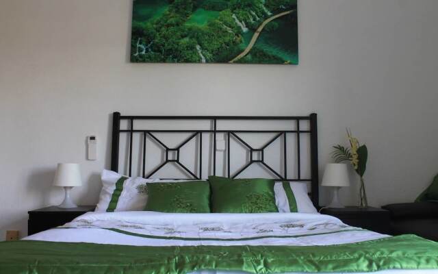 1st Line Beach, 2-bed Apartment in Calahonda