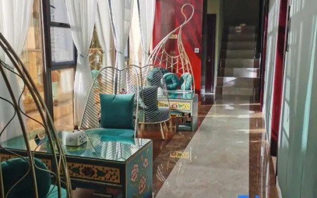 Yiyinju Holiday Hotel