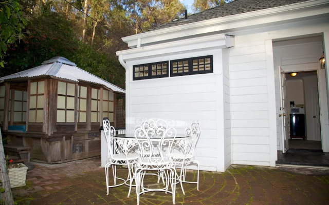 Monarch Cove Inn
