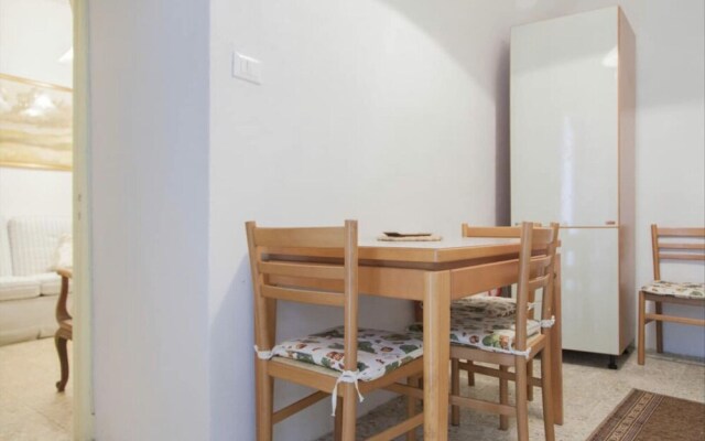 1 Bed Flat - Sleeps 2 - Parking