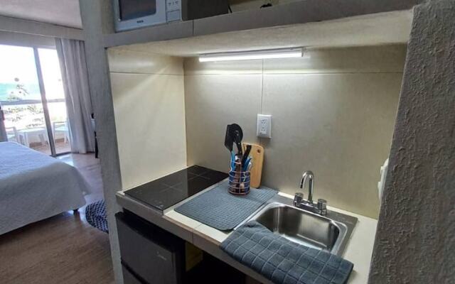 Room in Guest Room - Studio 502 Inside Cancun Resort