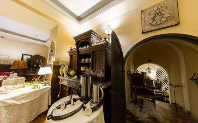 Grand Boutique Hotel