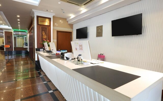 Riverside Hotel
