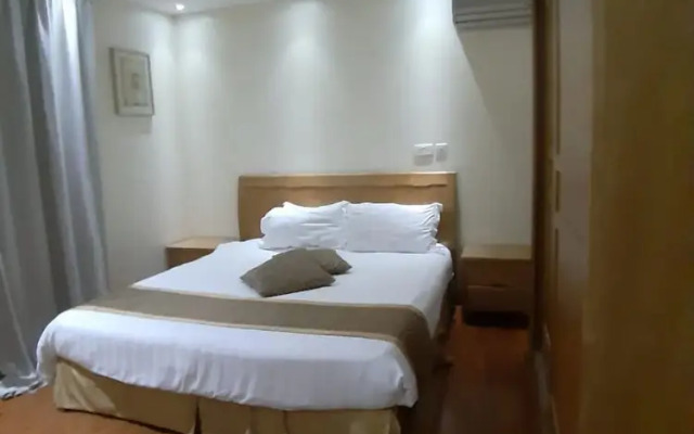 Oyo 482 Sewan Hotel Apparments