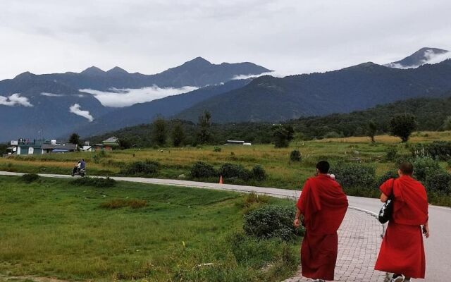 The Lost Hostels-Bir - Landing Site