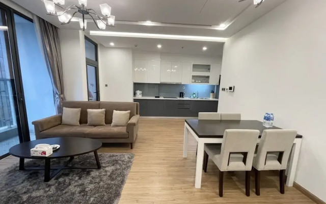 Luna's House Luxury Apartment at Vinhomes Metropolis