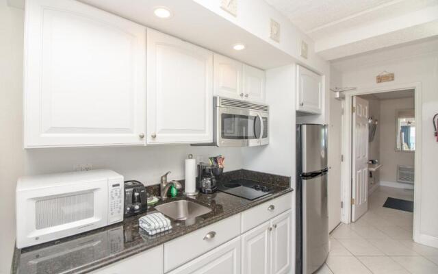 Beacher’s Lodge Oceanfront Suites