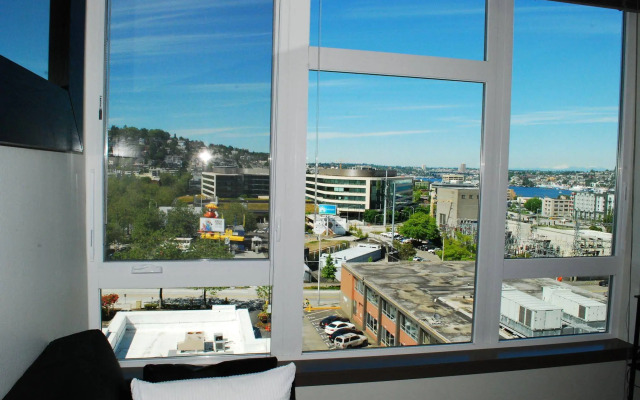 Seattle Center Luxury Suites by NSpire