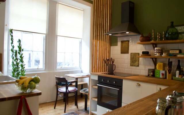 JOIVY Old Town Gem - Apartment With Great City Views