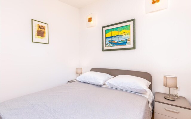 Awesome Home in Jurandvor With 3 Bedrooms, Wifi and Outdoor Swimming Pool