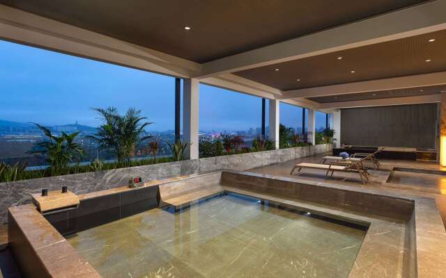 Hawthorn By Wyndham Honghe Mile Hot Spring