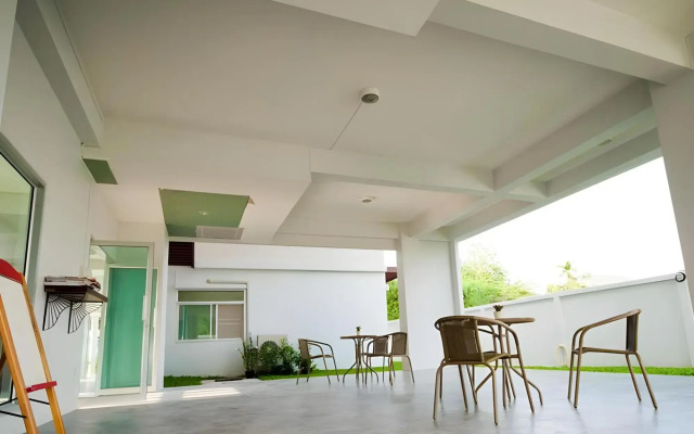 The Meet Green Apartment