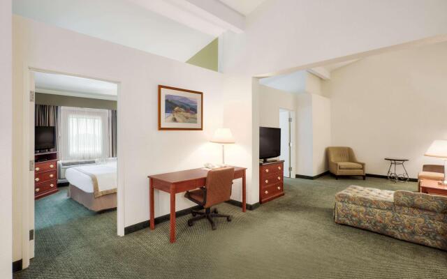 Hawthorn Suites by Wyndham Sacramento