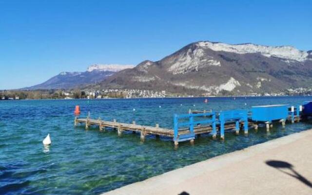 Annecy; À 2 Pas Du Centre; Raclette; Joli Balcon; Cosy