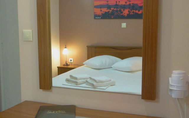 Sun Rise Hotel Studios & Apartments