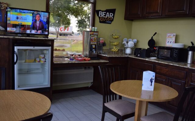 Travelodge Inn & Suites by Wyndham Norman