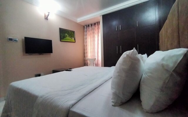 Pameec Luxury Suites Utako