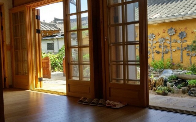 Happiness Full Guesthouse