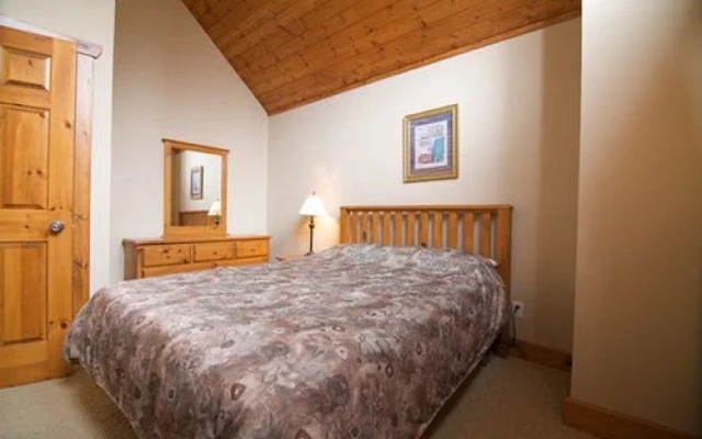 Boomerang Chalets by FCR