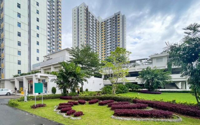 RedLiving Apartemen Springlake Summarecon - Happy Rooms with Netflix