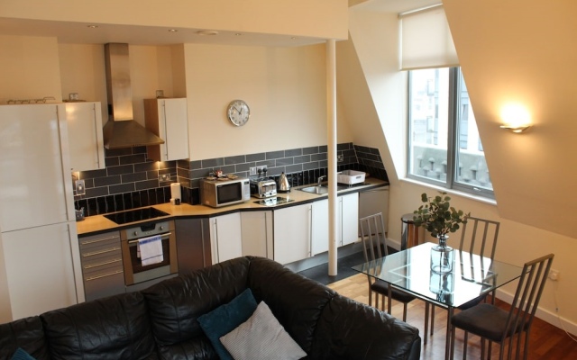 Spacious 2 Bed Newcastle City Centre Apartment