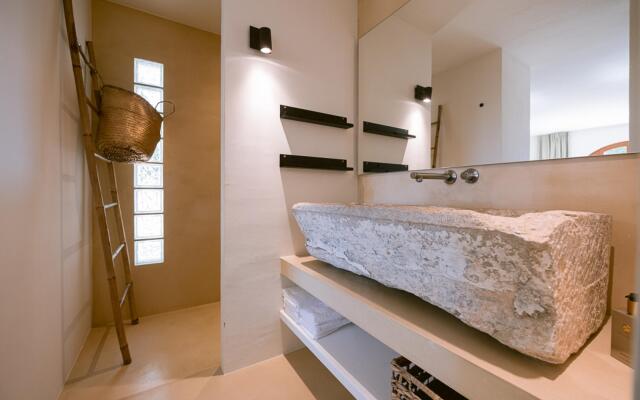 Can Furnet in Ibiza with 4 bedrooms and 8 bathrooms