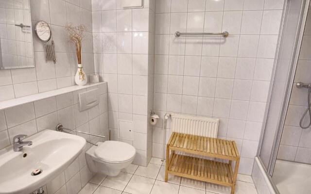 Wittek, Birgit-Christin, Whg 8