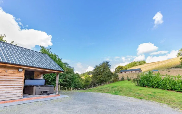 Ploony Hill Lodge