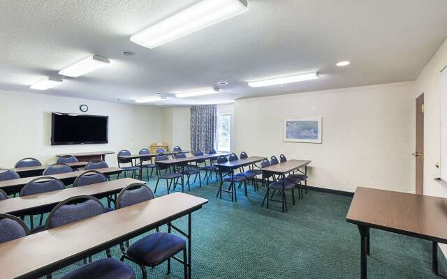 Sleep Inn & Suites Bay View Acme - Travers City
