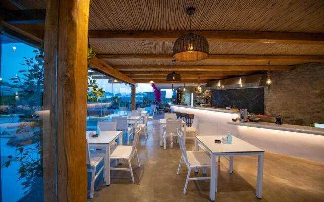 Bianco a Nero Mykonos