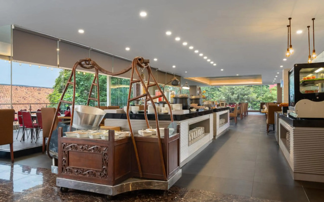 Hotel Santika Premiere Gubeng - Surabaya