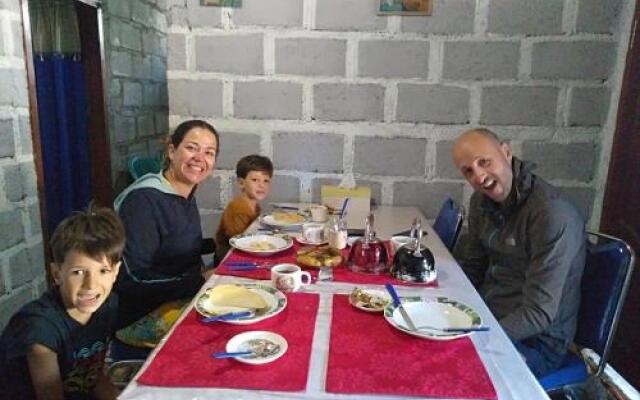 Arnolds Family Homestay