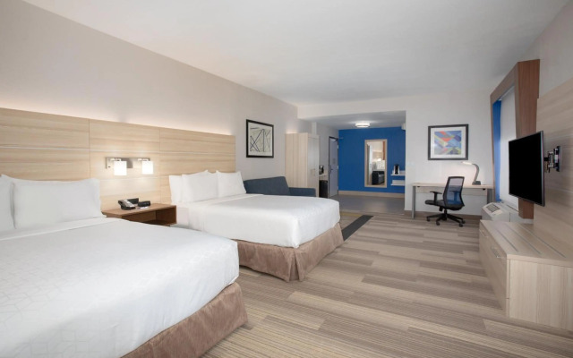 Holiday Inn Express & Suites Phoenix - Glendale Sports Dist by IHG