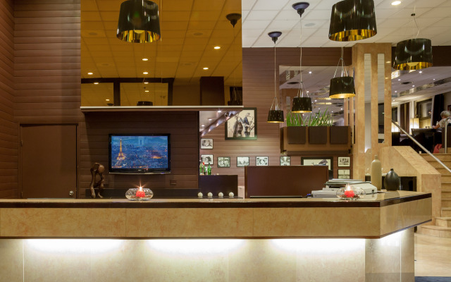 Apogia Hotel