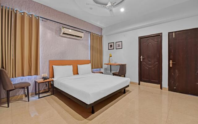 OYO Townhouse 575 Hotel Rushank Inn