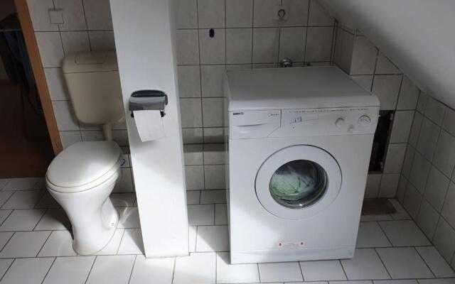 Attic Oelsnitz am Hegebach mit Netflix und Parkplatz Self Check-in