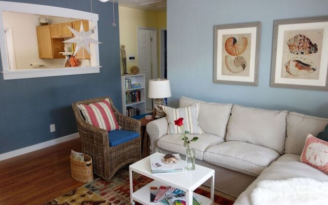 808 11th - Beachside Charmer