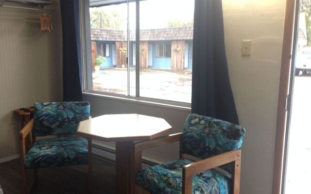 Lamplighter Inn