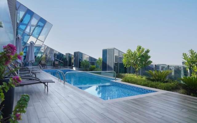 Lusso Hometels J One