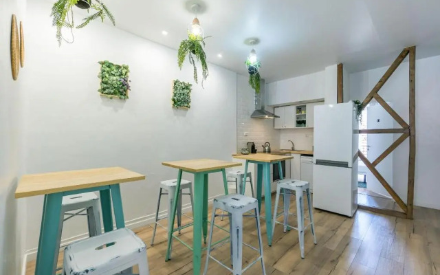 The Color Suites & Rooms