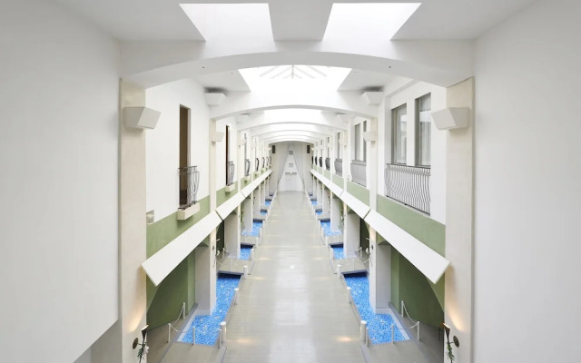 Spa Resort Hawaiians ViR Port