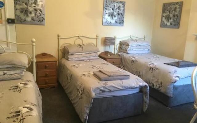 Oak Tree Guest House