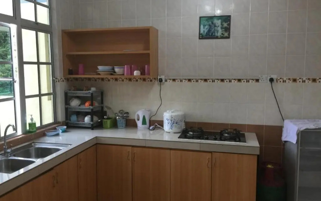 Hong Kong Apartment @ Crown Imperial Court