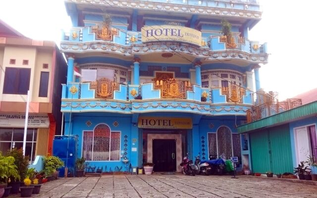 hotelImage