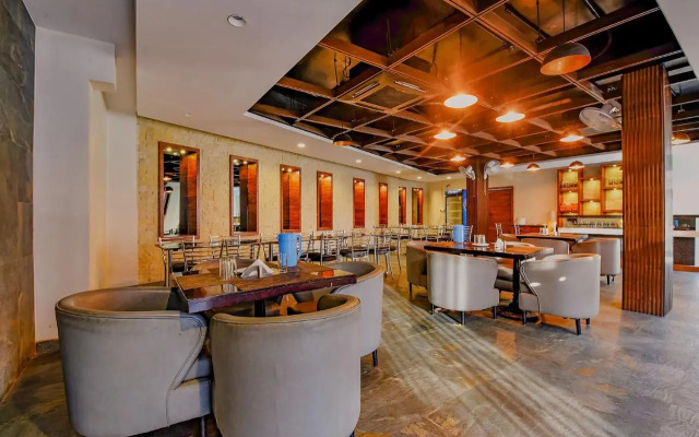 Fabhotel Wind Palace