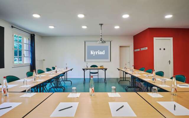 Kyriad Niort Est - La Crèche