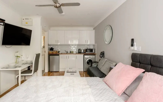 Private Self-contained Annex With Wifi & Parking