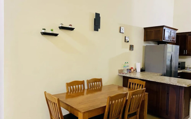 Jhadano Villa 3BR Pool Shuttle 3 Mins to Beach