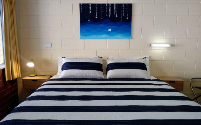 Sail Inn Motel